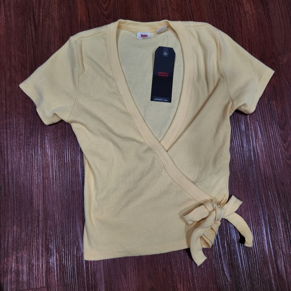 Levi's NWT Levi's Wrap Top Yellow